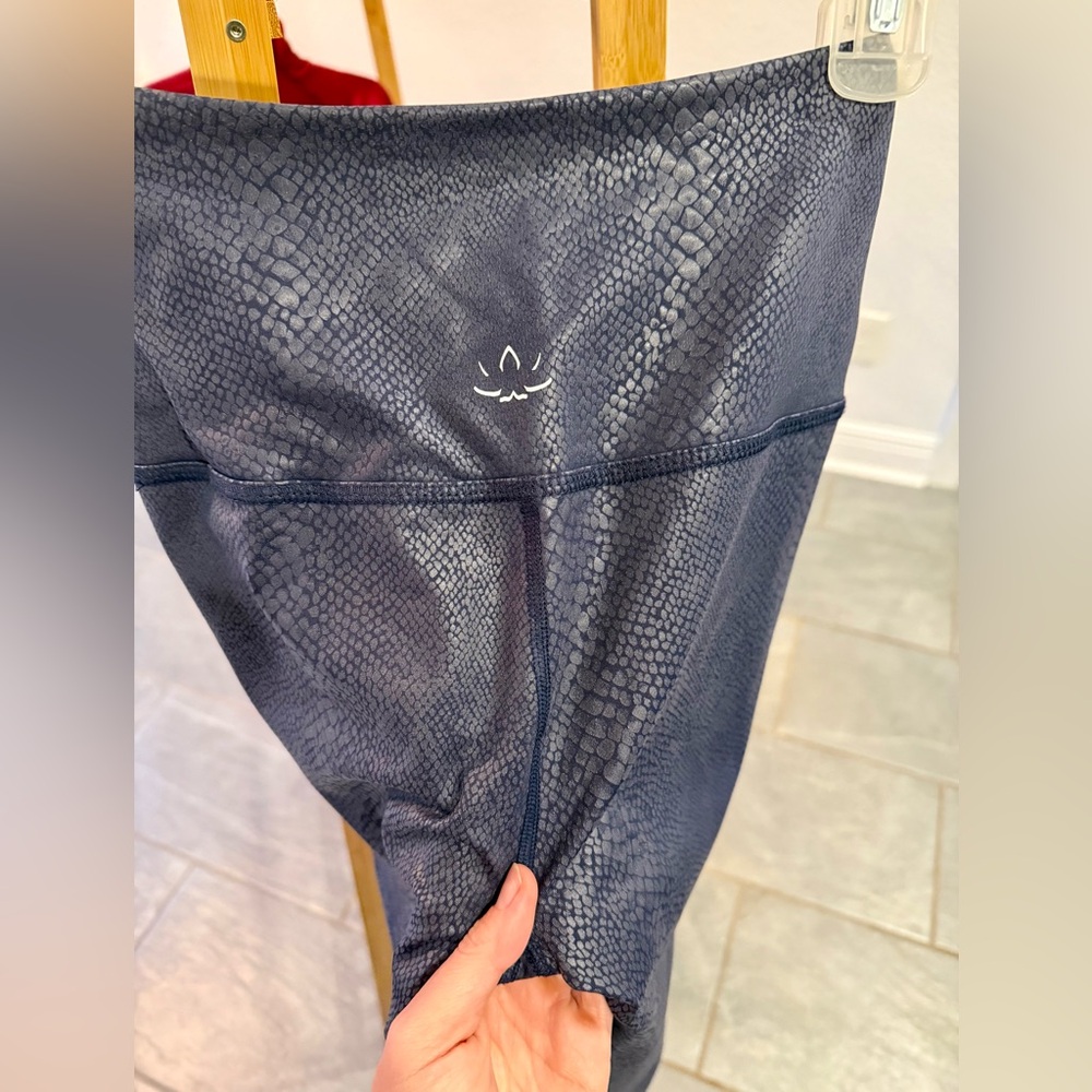 NWOT Beyond Yoga PowerShine Viper Leggings, XS
